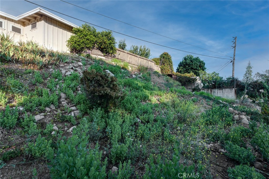 5211 Ocean View Boulevard La Canada Flintridge, CA 91011 - Photo 43 of 45 a view of a house with a yard