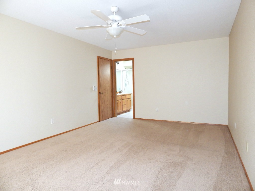 33 199th Street Southeast Bothell, WA 98012 - Photo 11 of 23