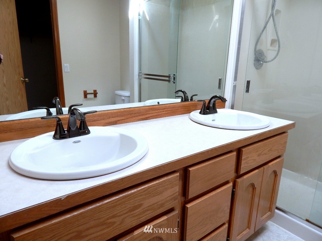 33 199th Street Southeast Bothell, WA 98012 - Photo 13 of 23