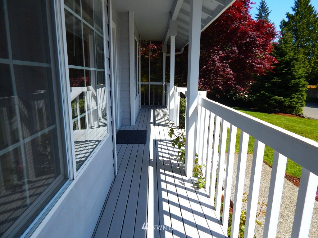 33 199th Street Southeast Bothell, WA 98012 - Photo 3 of 23