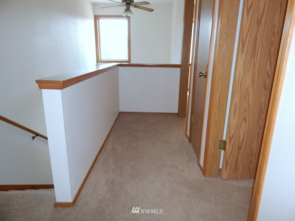 33 199th Street Southeast Bothell, WA 98012 - Photo 10 of 23