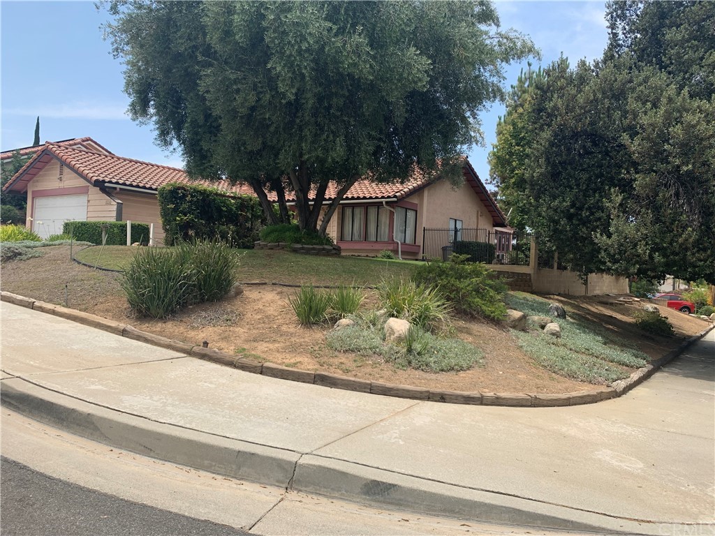 314 Brigette Court Redlands, CA 92374 - Photo 3 of 4