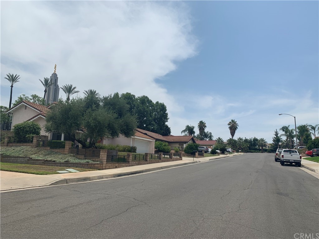 314 Brigette Court Redlands, CA 92374 - Photo 4 of 4