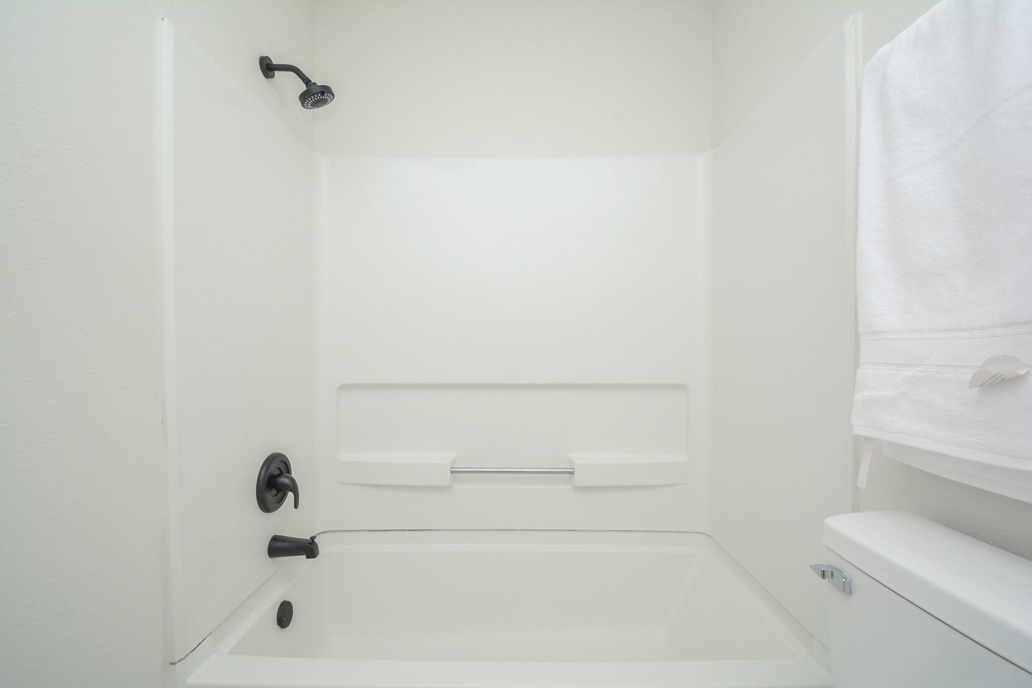 4903 South Lazy Ridge Drive Houston, TX 77053 - Photo 18 of 29 a bathroom with a bathtub