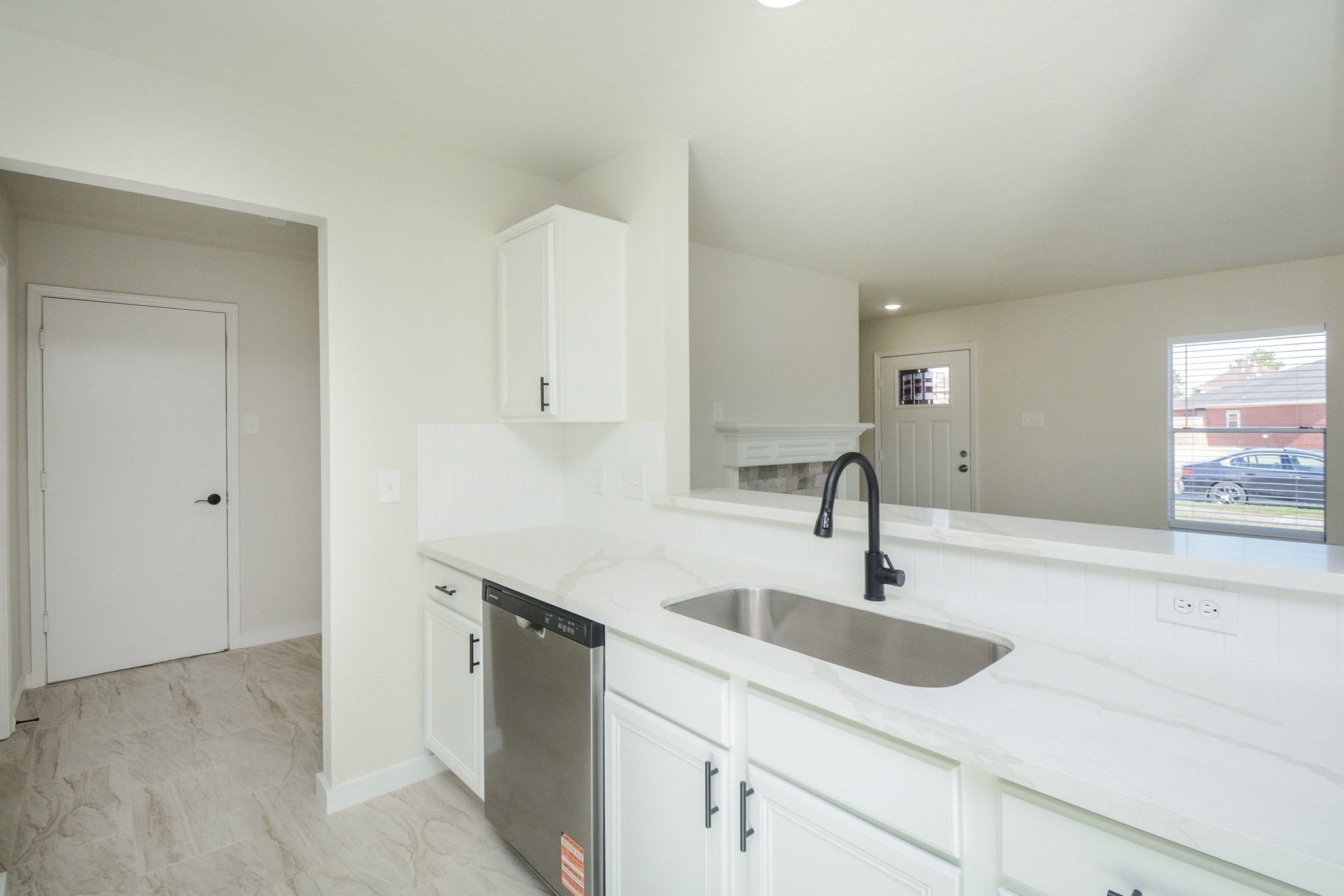4903 South Lazy Ridge Drive Houston, TX 77053 - Photo 9 of 29 a close view of a sink and a vanity in a bathroom