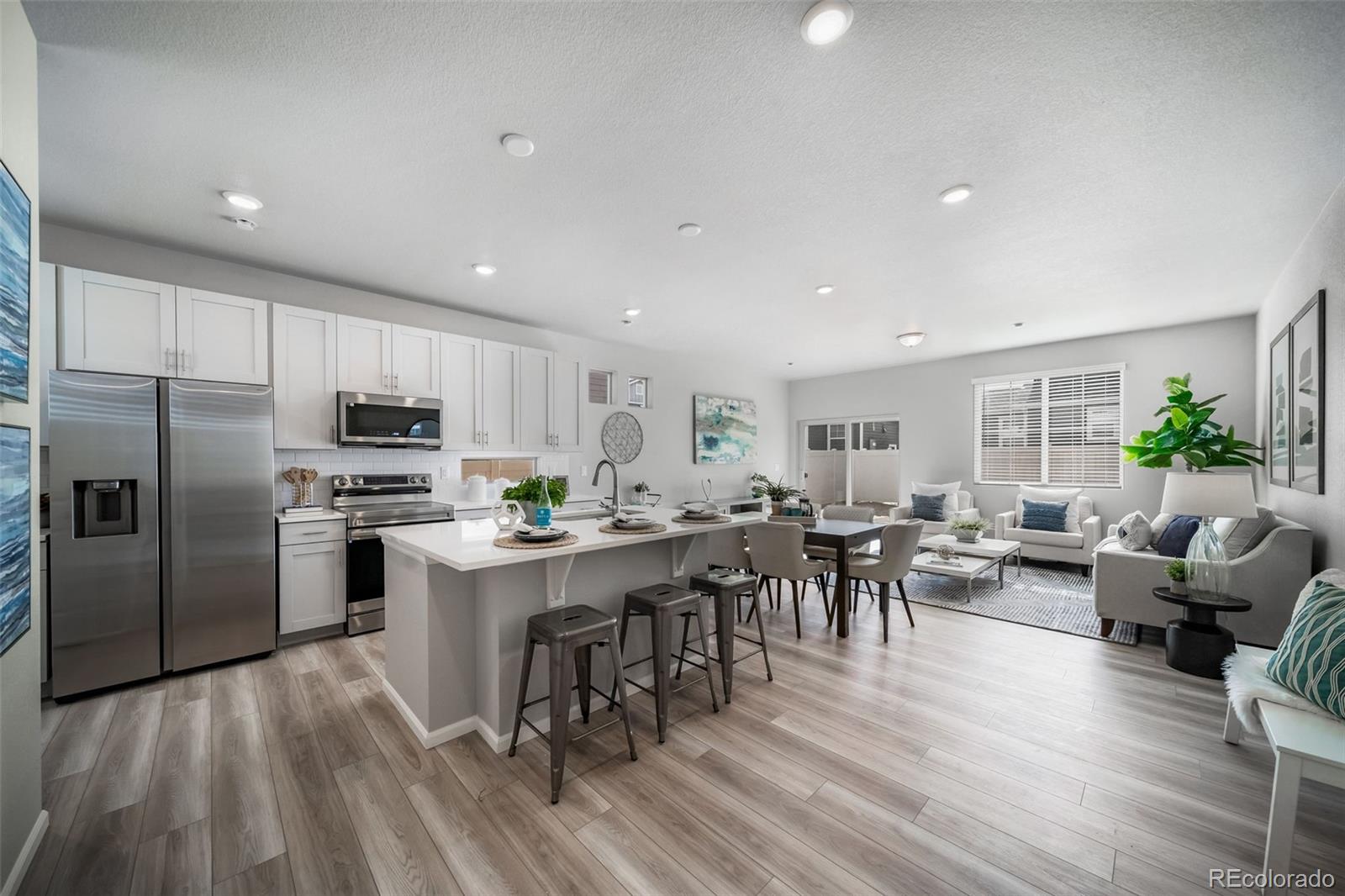 3913 North Rome Street Aurora, CO 80019 - Photo 5 of 42