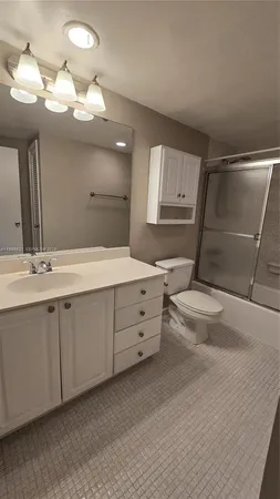 $1,850 | 19370 Collins Avenue, Unit 224, Sunny Isles Beach, FL 33160