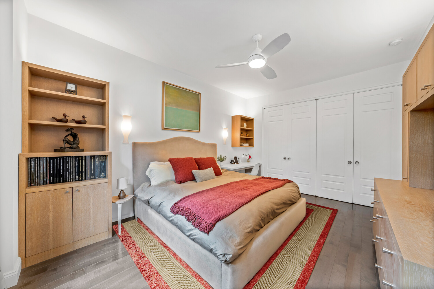 1148 5th Avenue, Unit PARLOR/A Manhattan, NY 10128 - Photo 6 of 20 a bedroom with a bed and closet