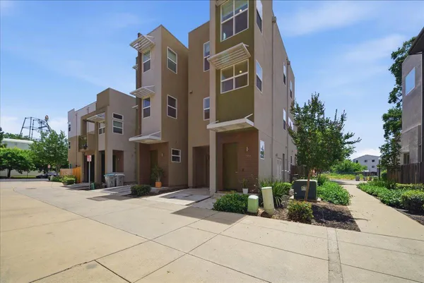 $585,000 | 399 Midstream Lane, West Sacramento, CA 95605