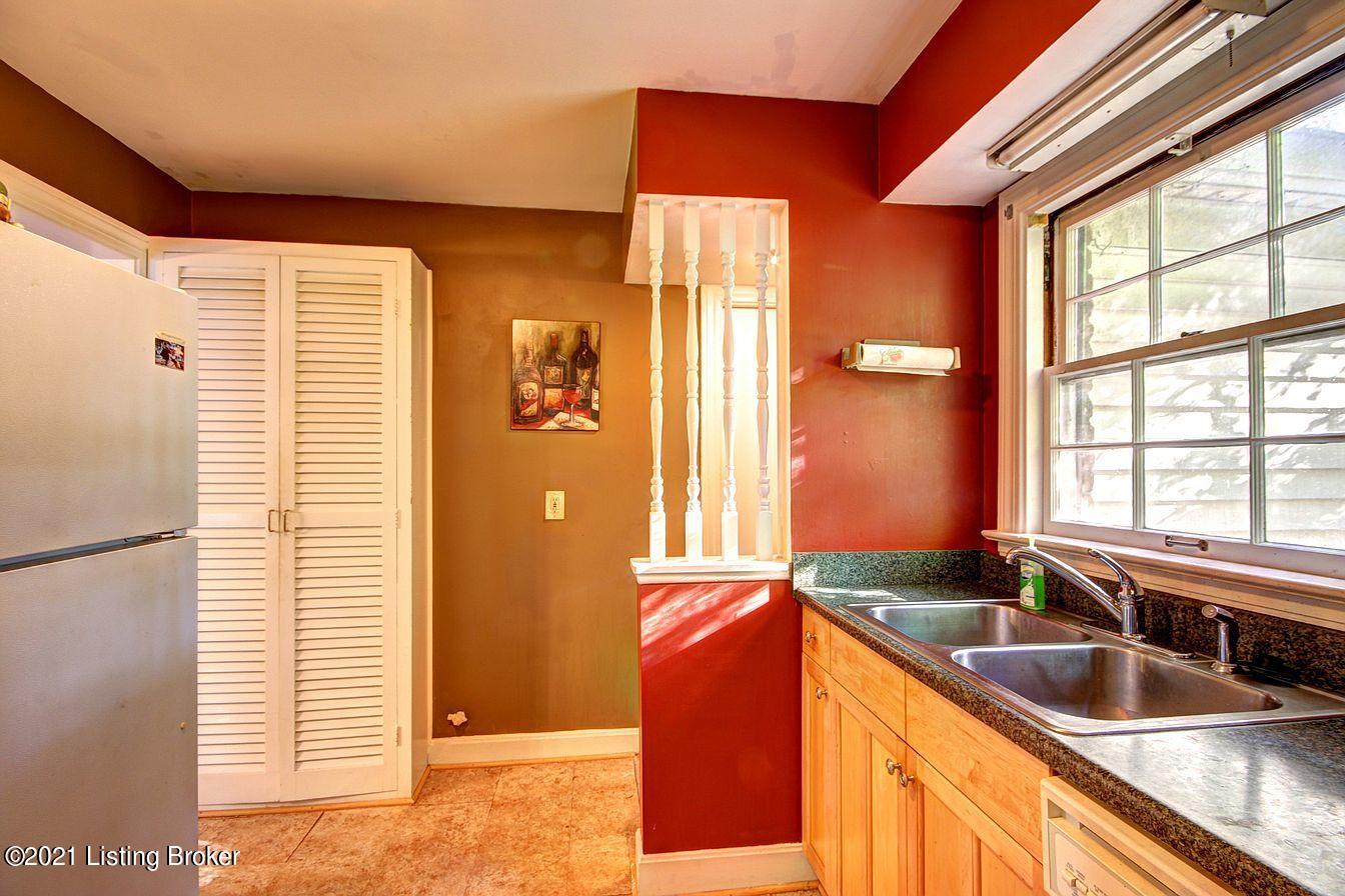 2713 Brownsboro Road Louisville, KY 40206 - Photo 6 of 8 Browns 14