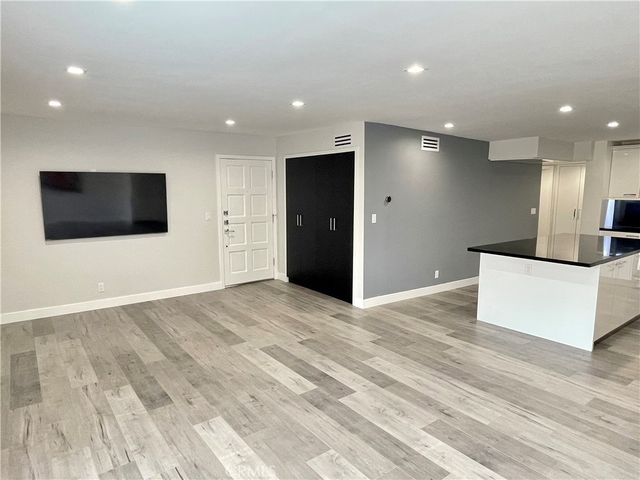 $4,495 | 23401 Park Sorrento, Unit 13, Calabasas, CA 91302