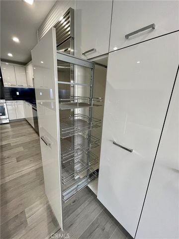 $4,495 | 23401 Park Sorrento, Unit 13, Calabasas, CA 91302