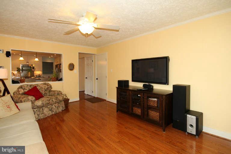9216 Beachway Lane Springfield, VA 22153 - Photo 11 of 25 Family Room