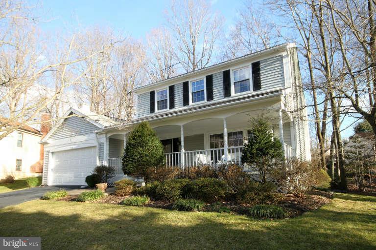 9216 Beachway Lane Springfield, VA 22153 - Photo 25 of 25 Exterior (Front)