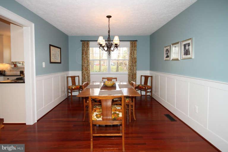 9216 Beachway Lane Springfield, VA 22153 - Photo 5 of 25 Dining Room