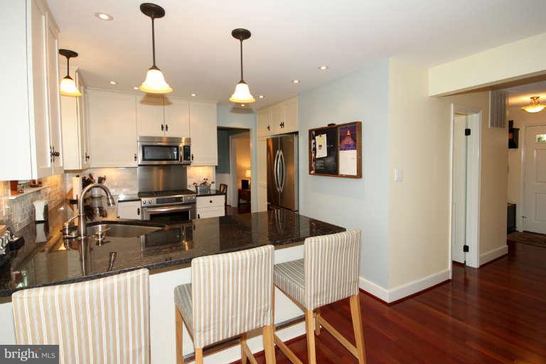 9216 Beachway Lane Springfield, VA 22153 - Photo 9 of 25 Kitchen