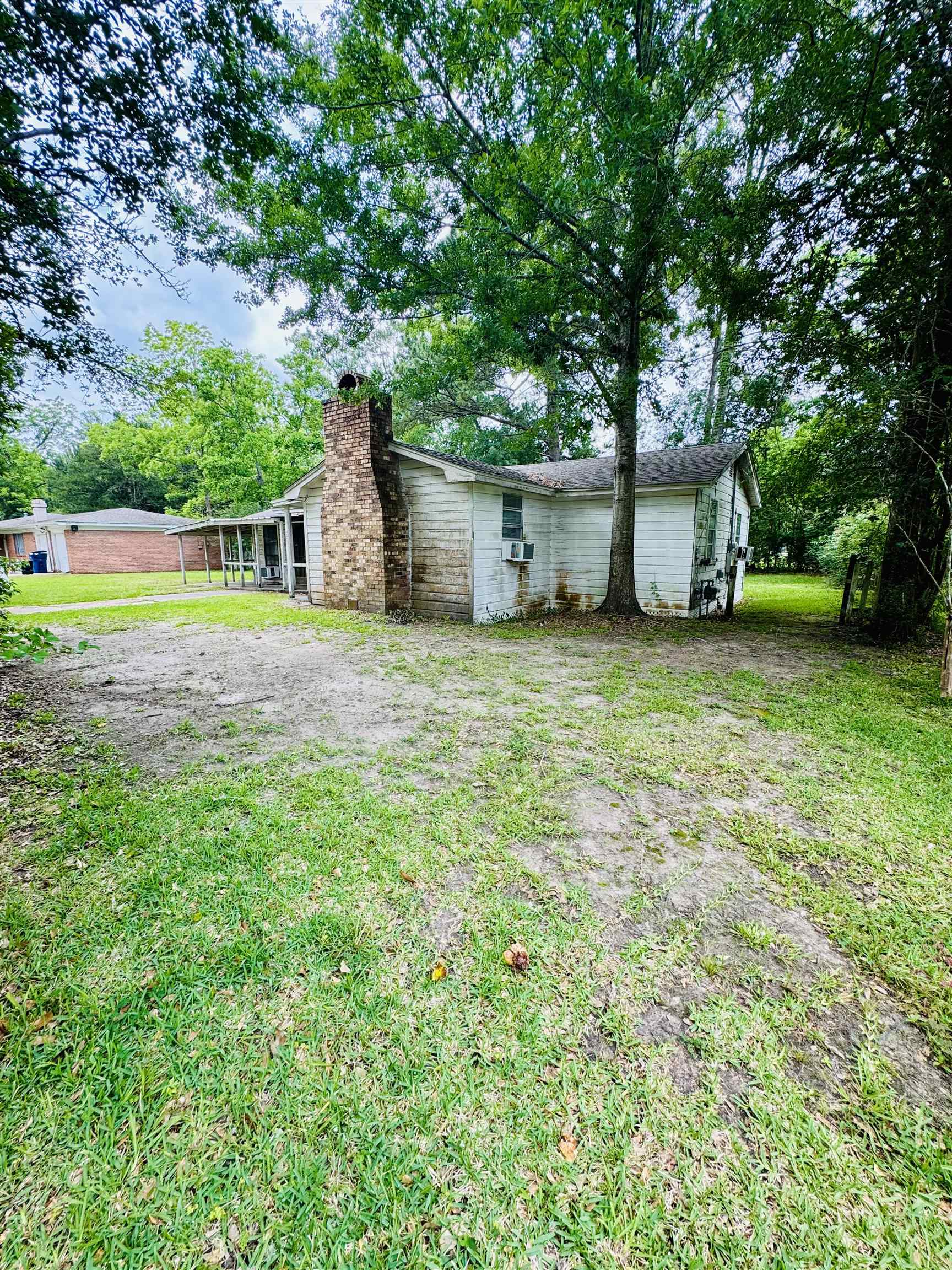 1008 West Ave B Silsbee, TX 77656 - Photo 2 of 10