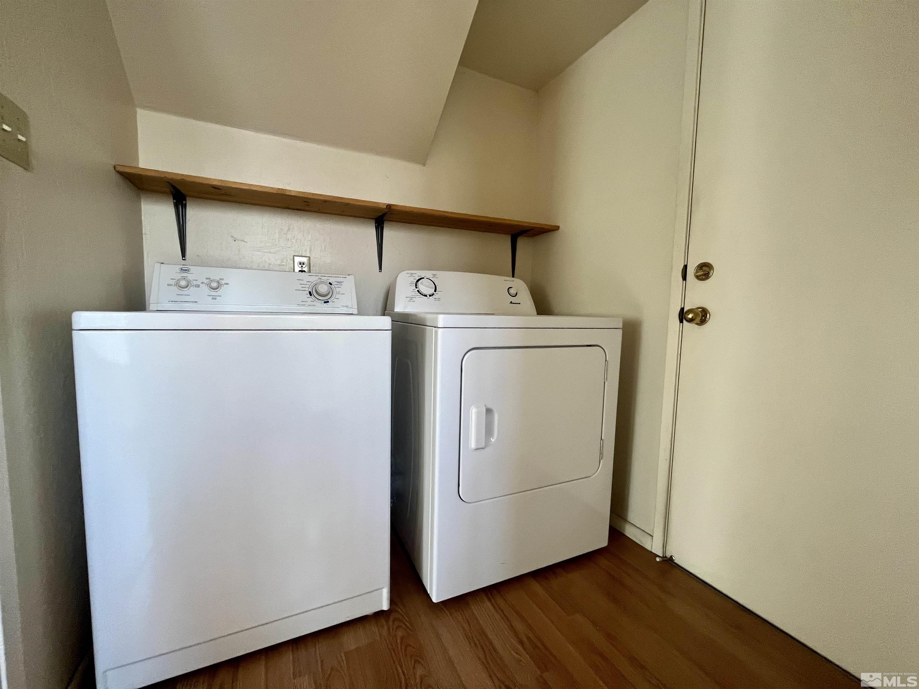6310 Park Place Reno, NV 89523 - Photo 9 of 22 a utility room with dryer and washer