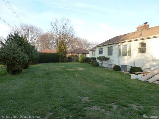 LEVEL LAWNS.jpg