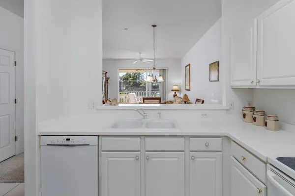 $315,000 | 3972 Bishopwood Court East, Unit 203, Naples, FL 34114