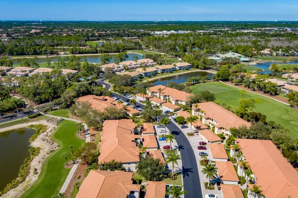 $315,000 | 3972 Bishopwood Court East, Unit 203, Naples, FL 34114