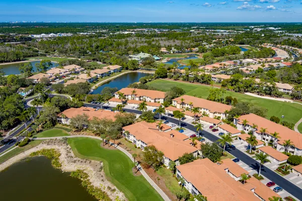 $315,000 | 3972 Bishopwood Court East, Unit 203, Naples, FL 34114