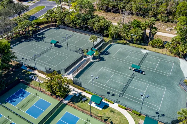 $315,000 | 3972 Bishopwood Court East, Unit 203, Naples, FL 34114