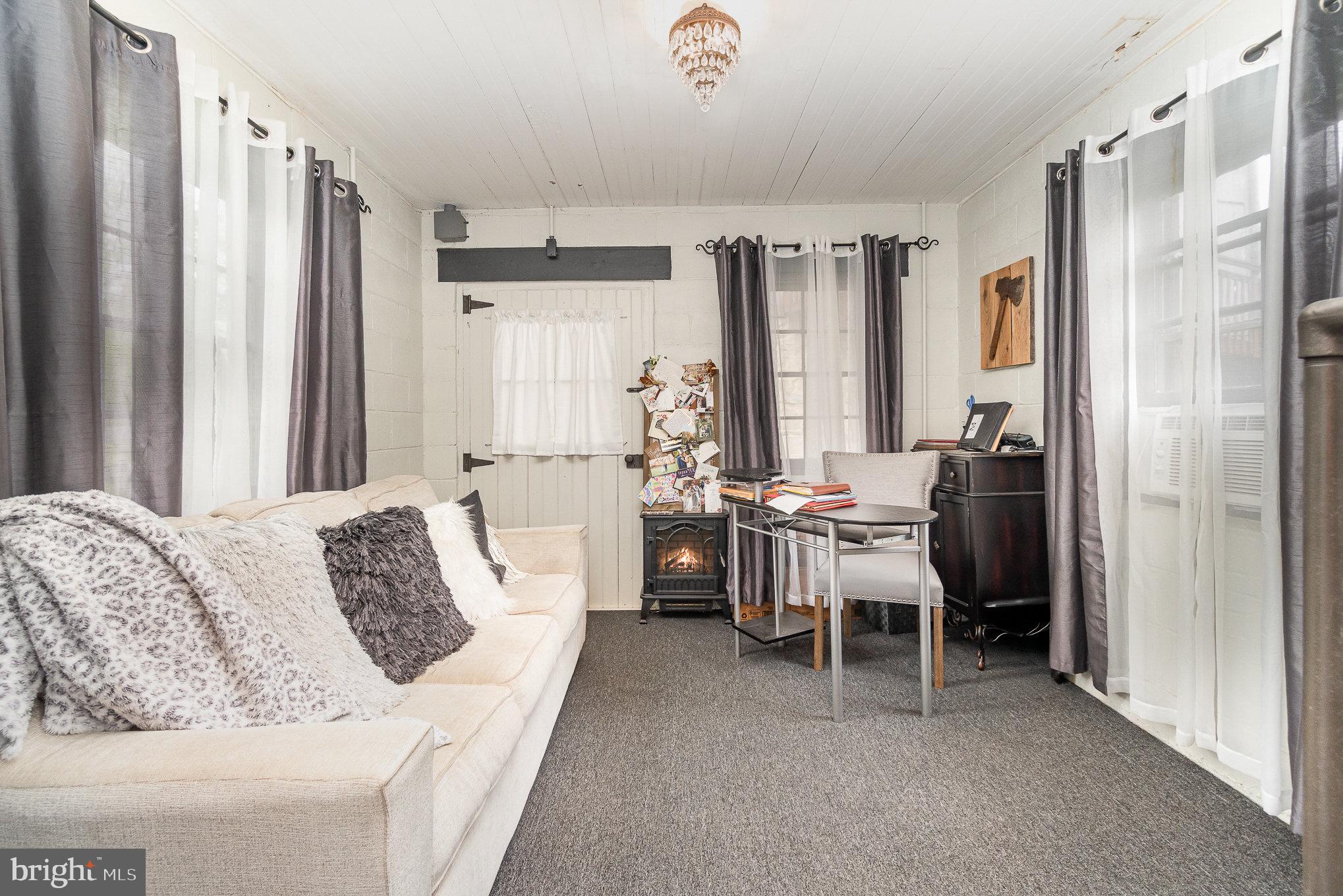 1554 Williams Grove Road Dillsburg, PA 17019 - Photo 72 of 75 a living room with furniture and a large window