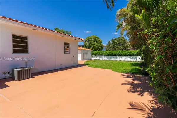 $9,750 | 3021 Coconut Grove Drive, Unit 3021, Coral Gables, FL 33134