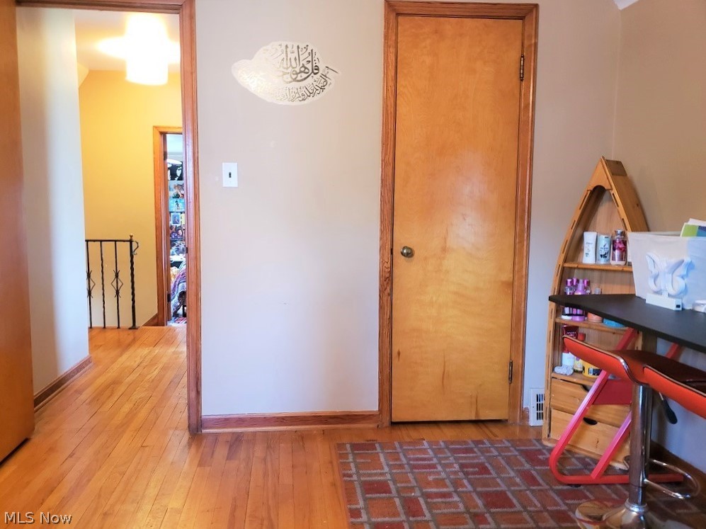 1396 Grantleigh Road Cleveland, OH 44121 - Photo 21 of 27 Gallery Image 21