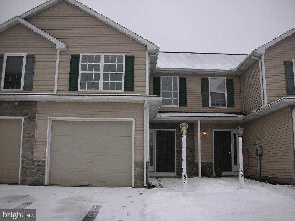 37 Sandstone Court Lititz, PA 17543 - Photo 1 of 12