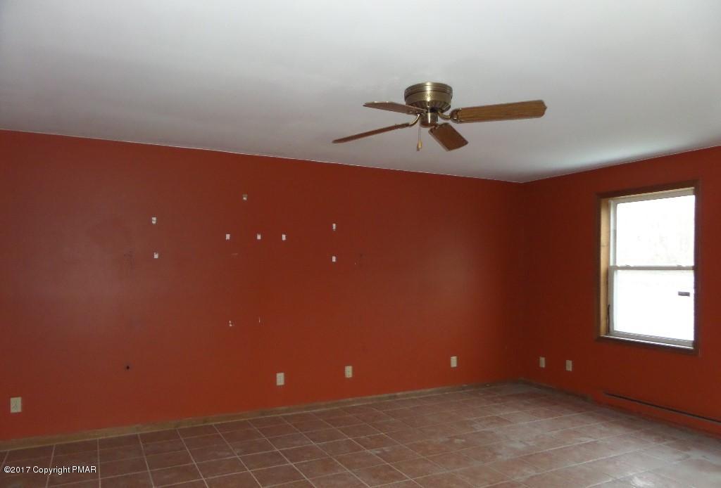 163 Sunset Road East Stroudsburg, PA 18302 - Photo 4 of 11 SAM_9301