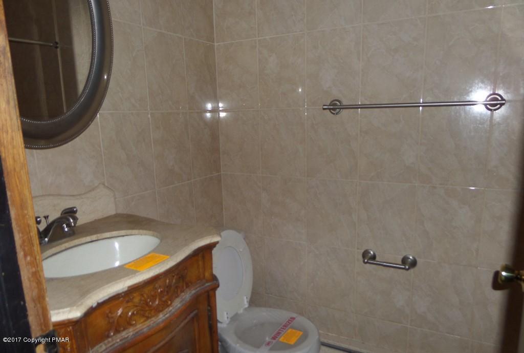 163 Sunset Road East Stroudsburg, PA 18302 - Photo 5 of 11 SAM_9306