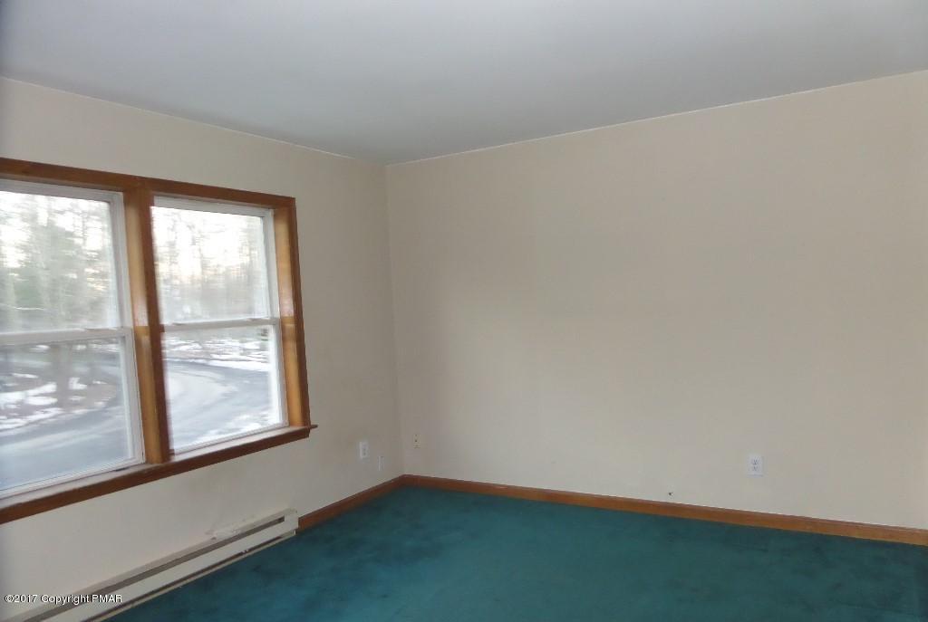 163 Sunset Road East Stroudsburg, PA 18302 - Photo 8 of 11 SAM_9319