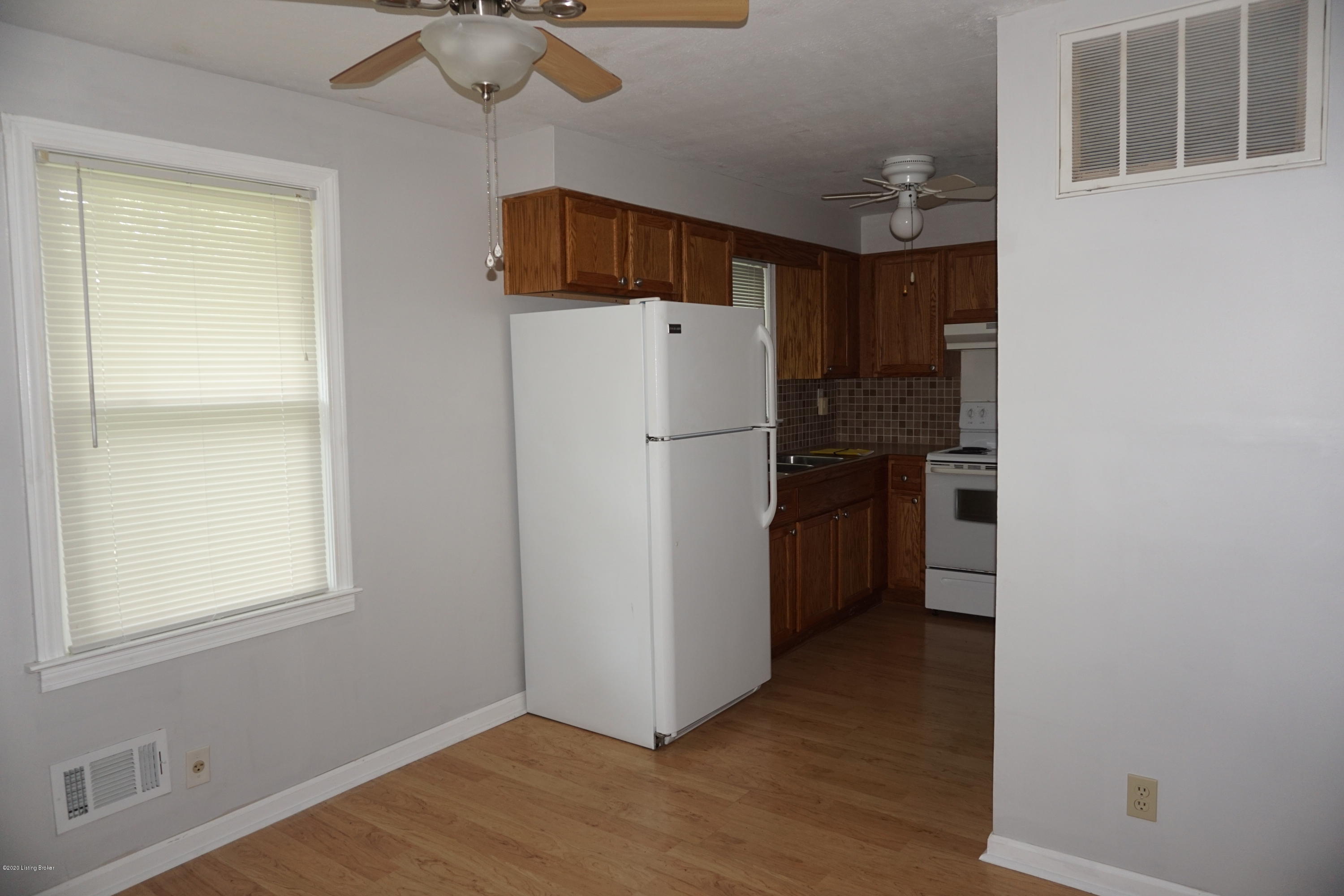 6700 Delton Road Louisville, KY 40258 - Photo 8 of 18 DSC02755