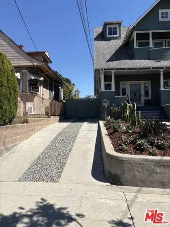$3,750 | 748 East Kensington Road, Los Angeles, CA 90026