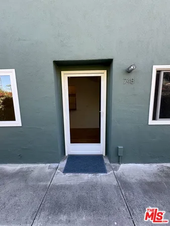 $3,750 | 748 East Kensington Road, Los Angeles, CA 90026