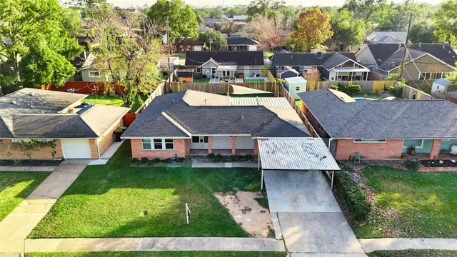 $353,000 | 4913 West 43rd Street, Houston, TX 77092