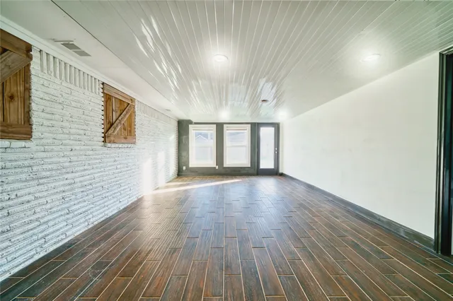 $353,000 | 4913 West 43rd Street, Houston, TX 77092