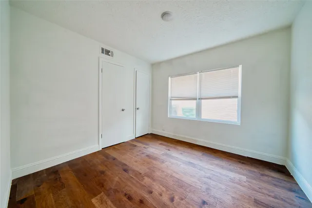 $353,000 | 4913 West 43rd Street, Houston, TX 77092