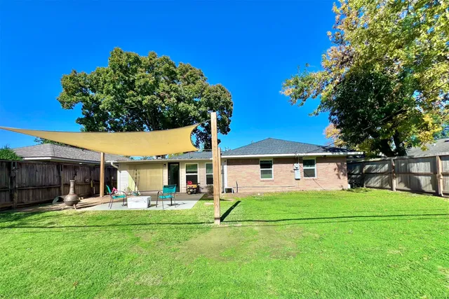 $353,000 | 4913 West 43rd Street, Houston, TX 77092