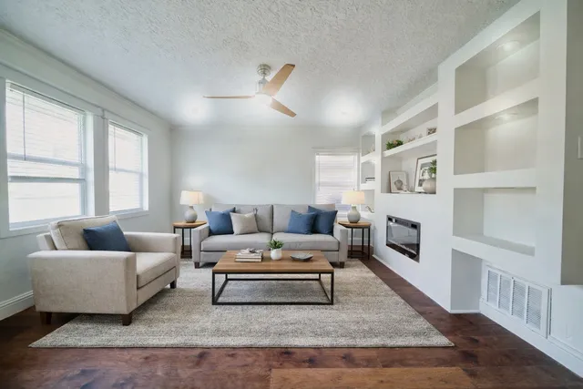 $353,000 | 4913 West 43rd Street, Houston, TX 77092