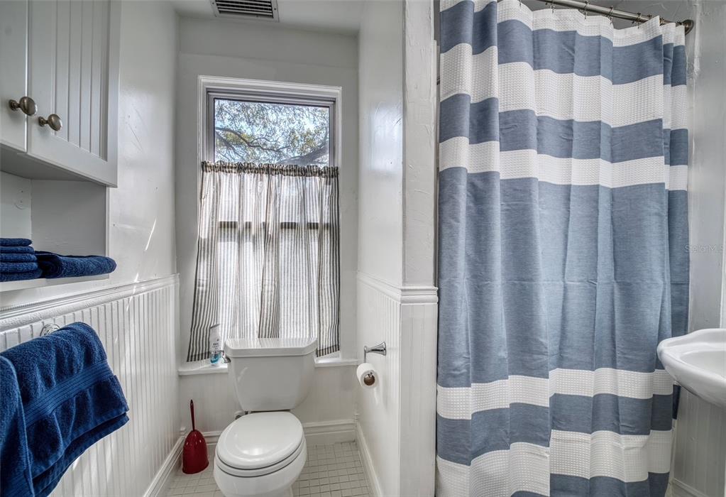 304 15th Street West Bradenton, FL 34205 - Photo 46 of 75 a bathroom with a sink toilet and shower