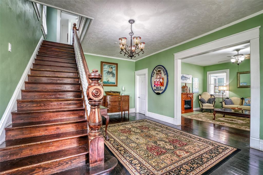 304 15th Street West Bradenton, FL 34205 - Photo 10 of 75