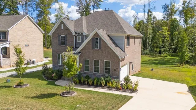 $634,500 | 8867 Bakersfield Drive, Kernersville, NC 27284