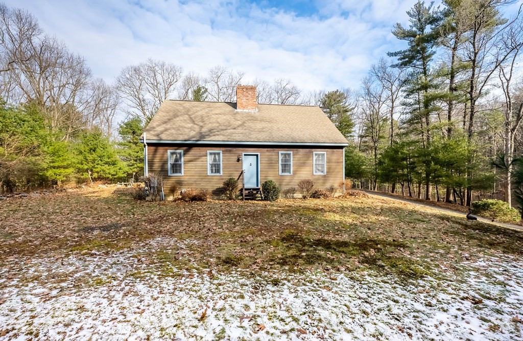 400 Main Street Boxford, MA 01921 - Photo 2 of 34 a view of a house with yard and sitting area