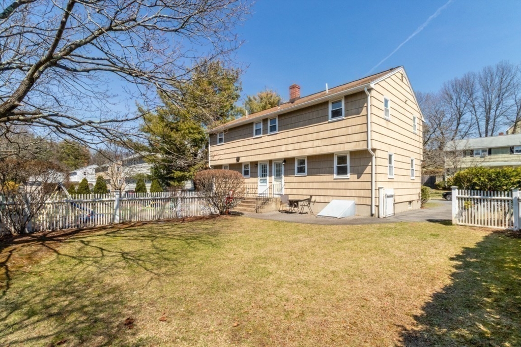 17 Charles Road, Unit 17 Winchester, MA 01890 - Photo 15 of 40 Gallery Image 15