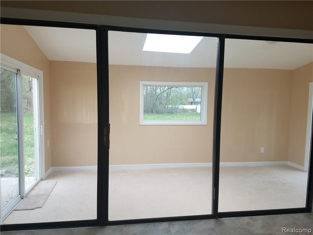 436 Helen Street Inkster, MI 48141 - Photo 11 of 29 florida rm w sky light