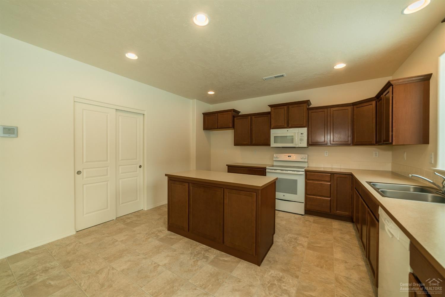 53090 Day Road La Pine, OR 97739 - Photo 13 of 23 Additional Photo
