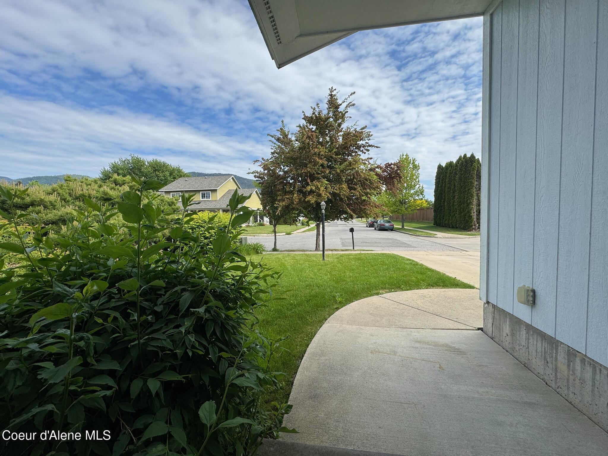1601 Sequoia Street Sandpoint, ID 83864 - Photo 3 of 45 Sidewalk entry